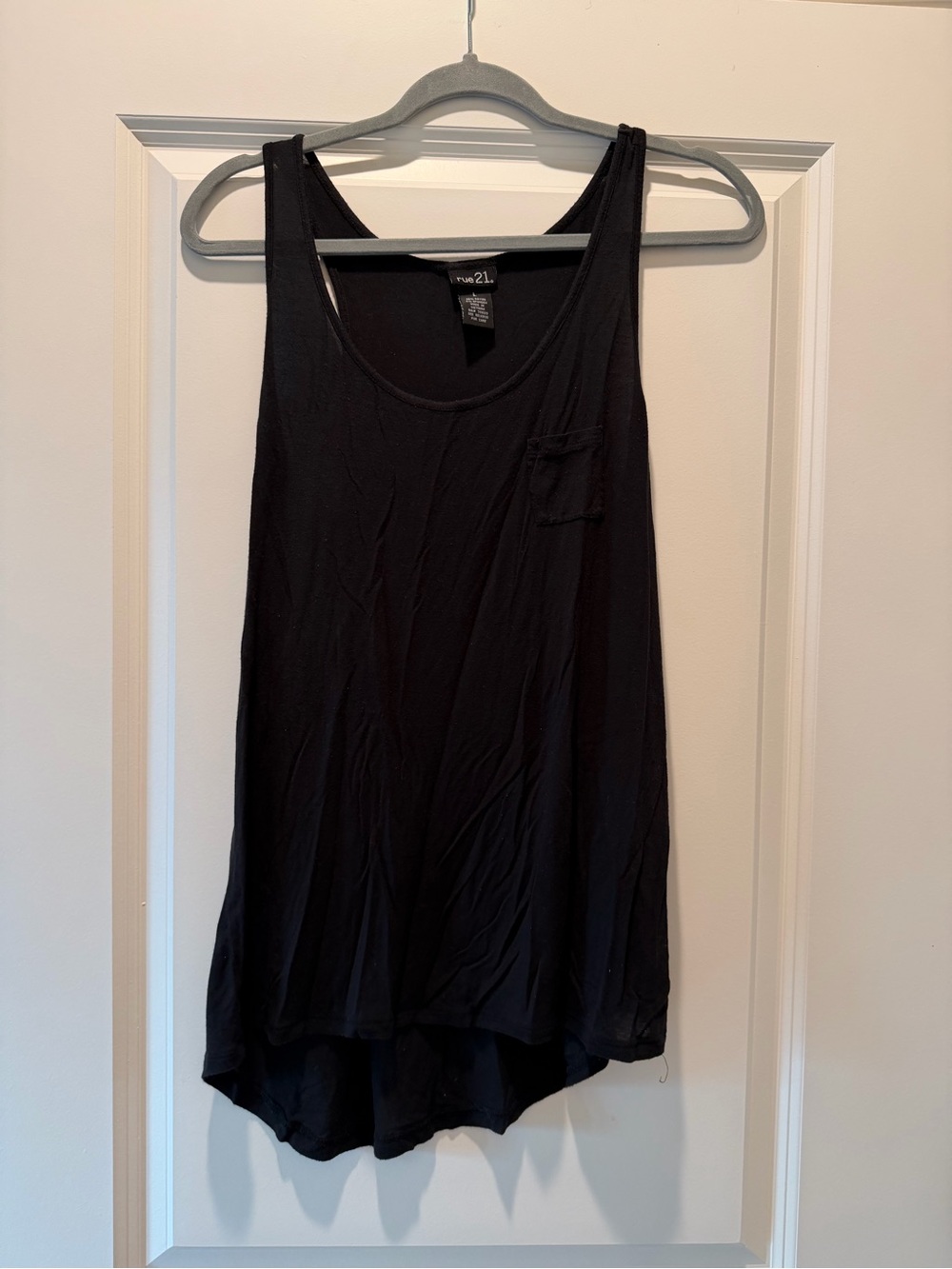 Rue21 Black Scoop Neck Tank Top with Pocket